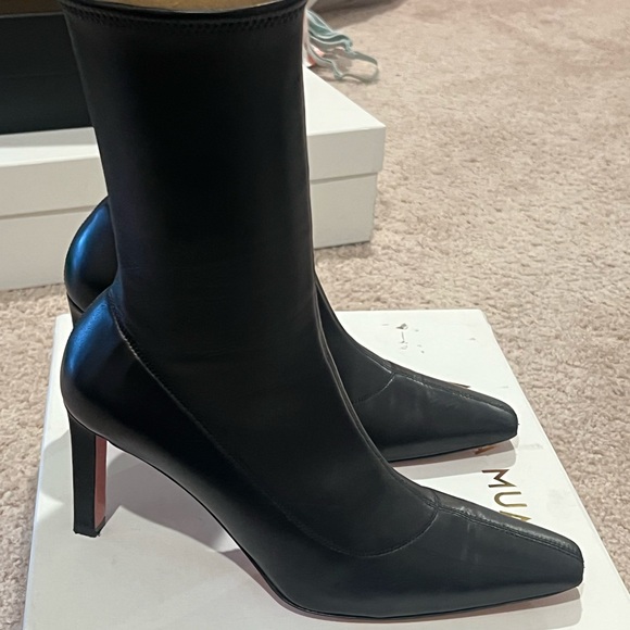 Amina Muaddi Black Heeled Boots Sleek Design - Picture 4 of 8